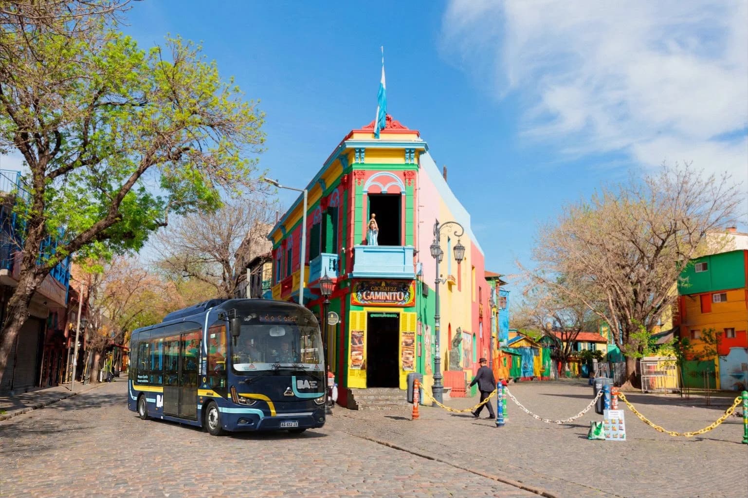 Se extiende el Bus eléctrico en Buenos Aires: ya llega hasta Caminito
