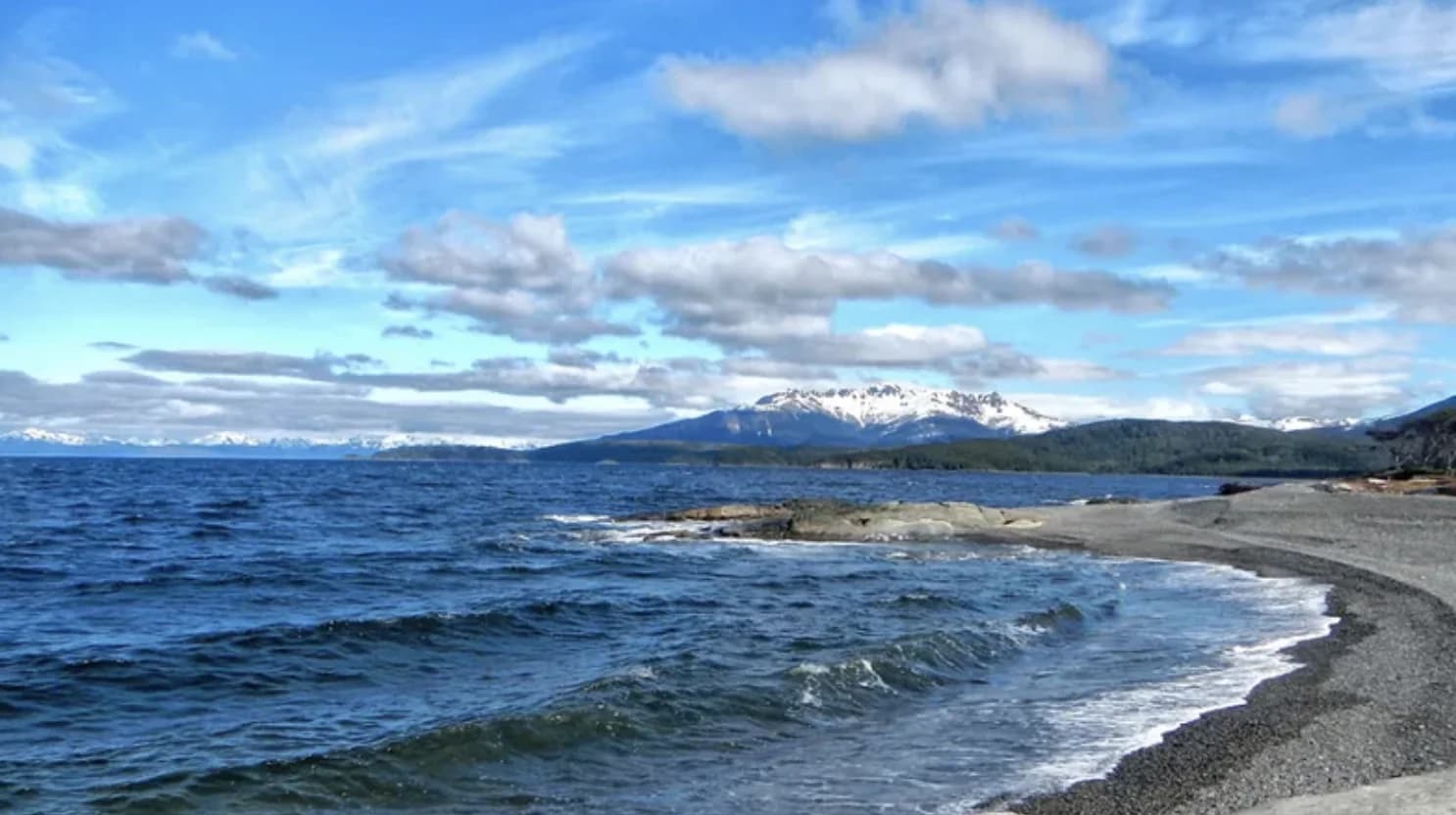 Estrecho de Magallanes: Argentina ratifica tratados y busca calmar la tensión con Chile