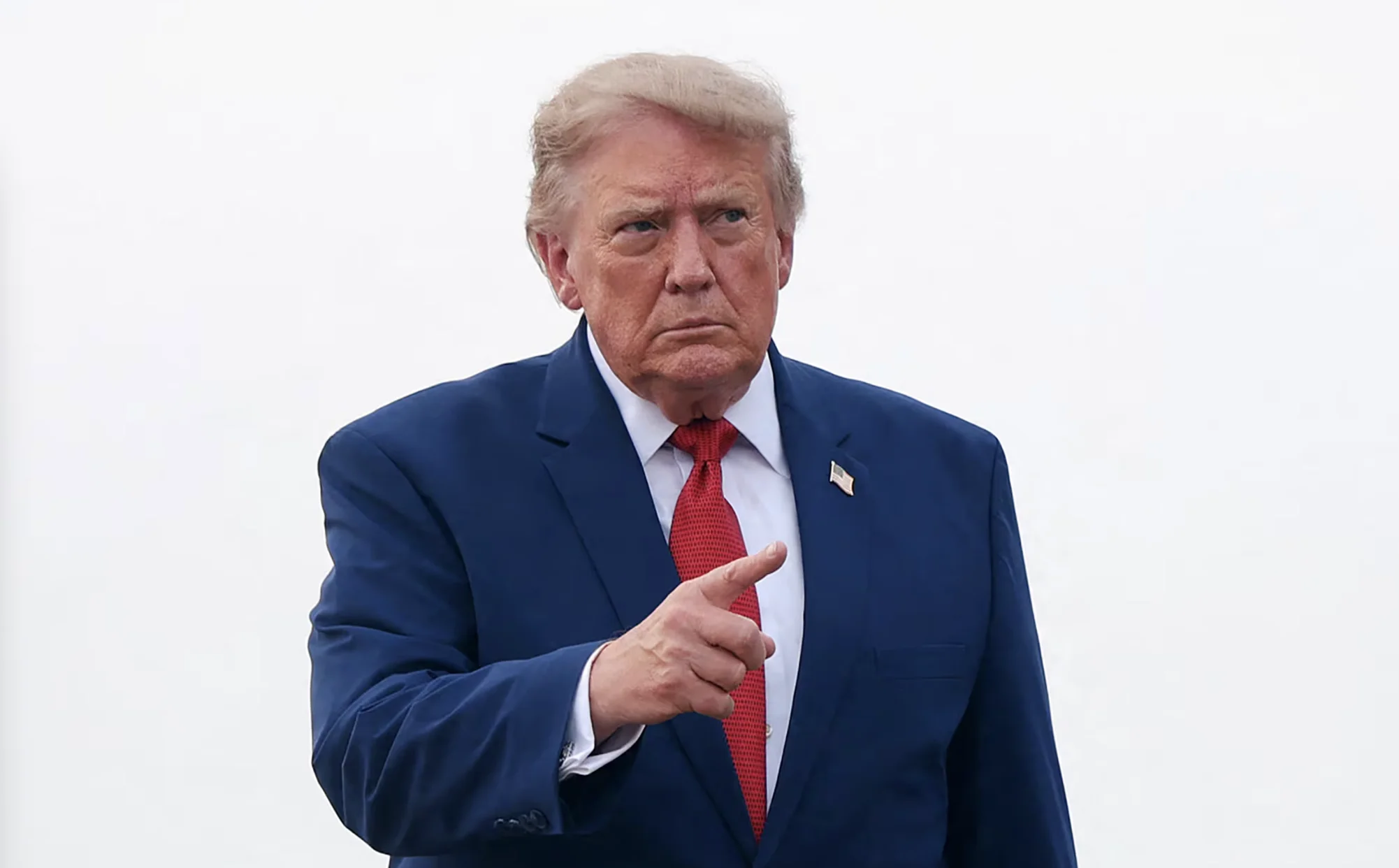 Donald Trump advierte a Irán: acuerdo o intensificar la ofensiva militar