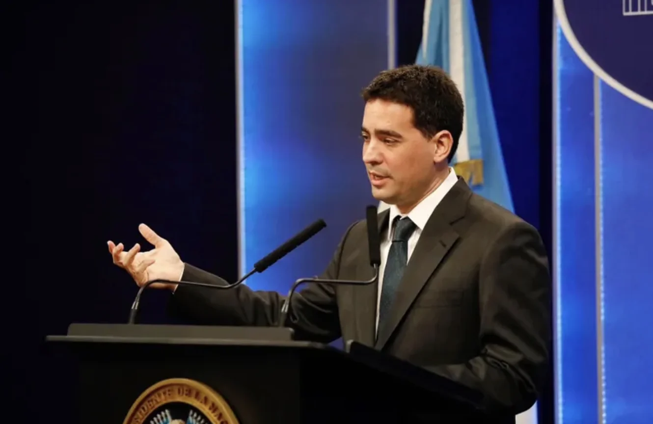 Buque británico en Ushuaia: el Gobierno niega pérdida de soberanía