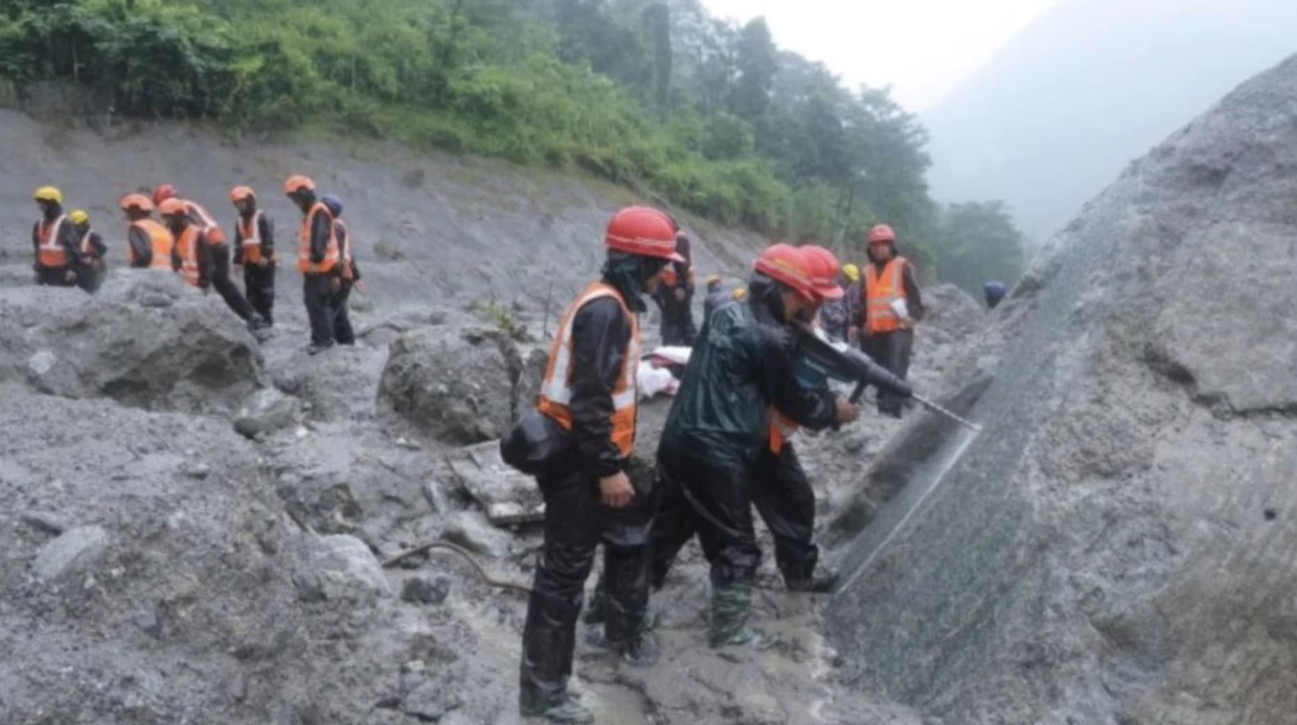 Inundaciones en Nepal: más de 900 muertos y 4.400 desaparecidos