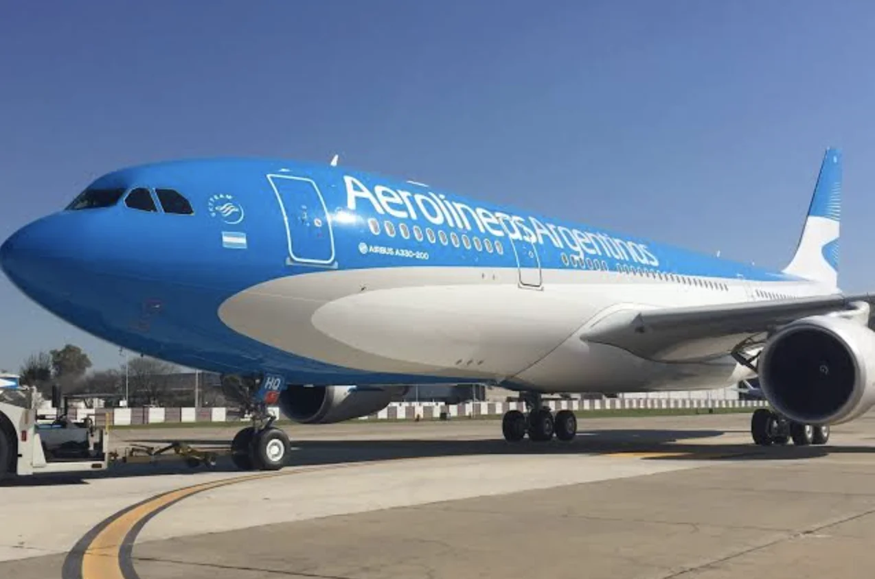 Aerolíneas Argentinas trasladará a la comitiva del Papa León XIV en su visita al país