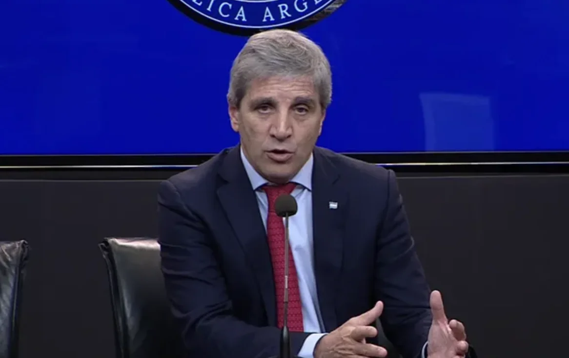 Caputo lanza plan de créditos hipotecarios con fondos del FGS de ANSES