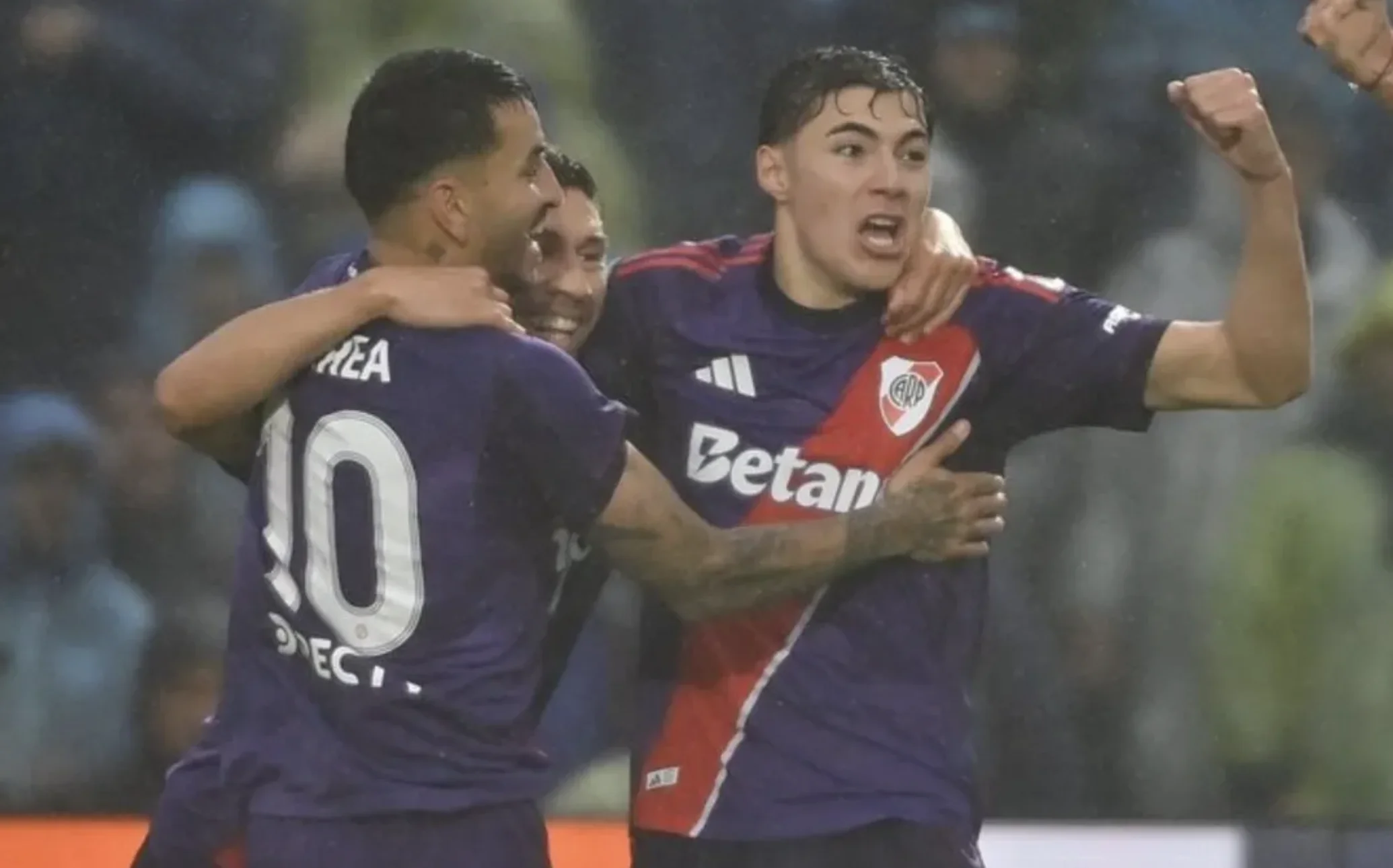 River venció a Atlético Tucumán por 2 a 1, en un final agónico