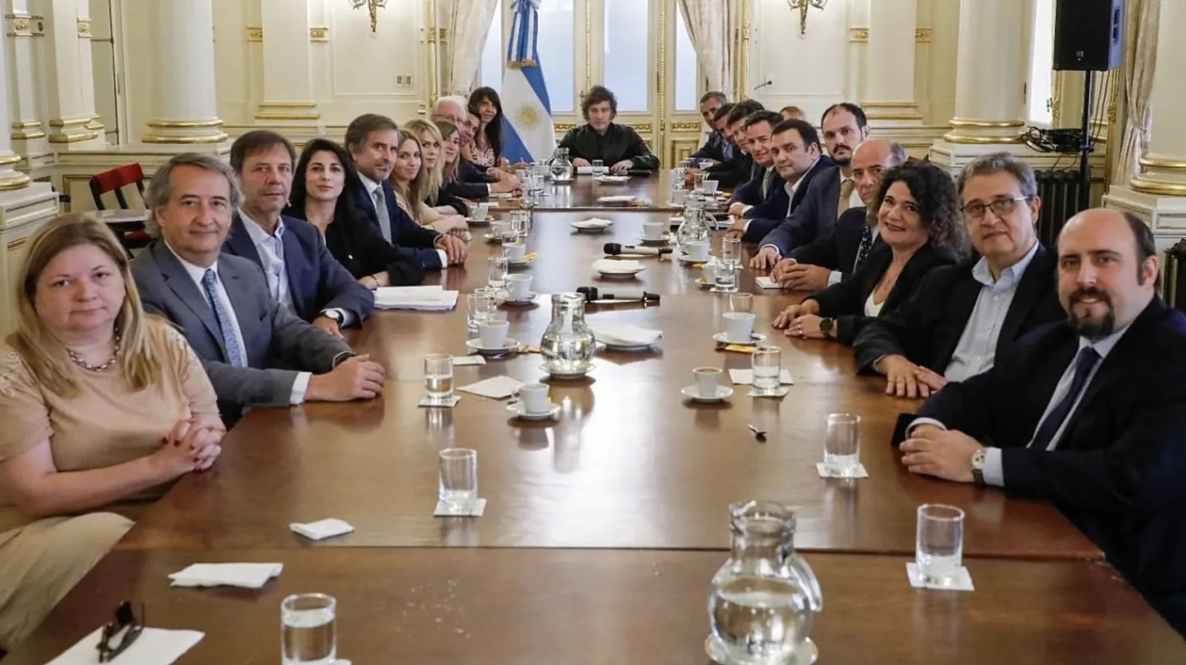 Javier Milei citó a legisladores de La Libertad Avanza en Casa Rosada para revisar la agenda en el Congreso